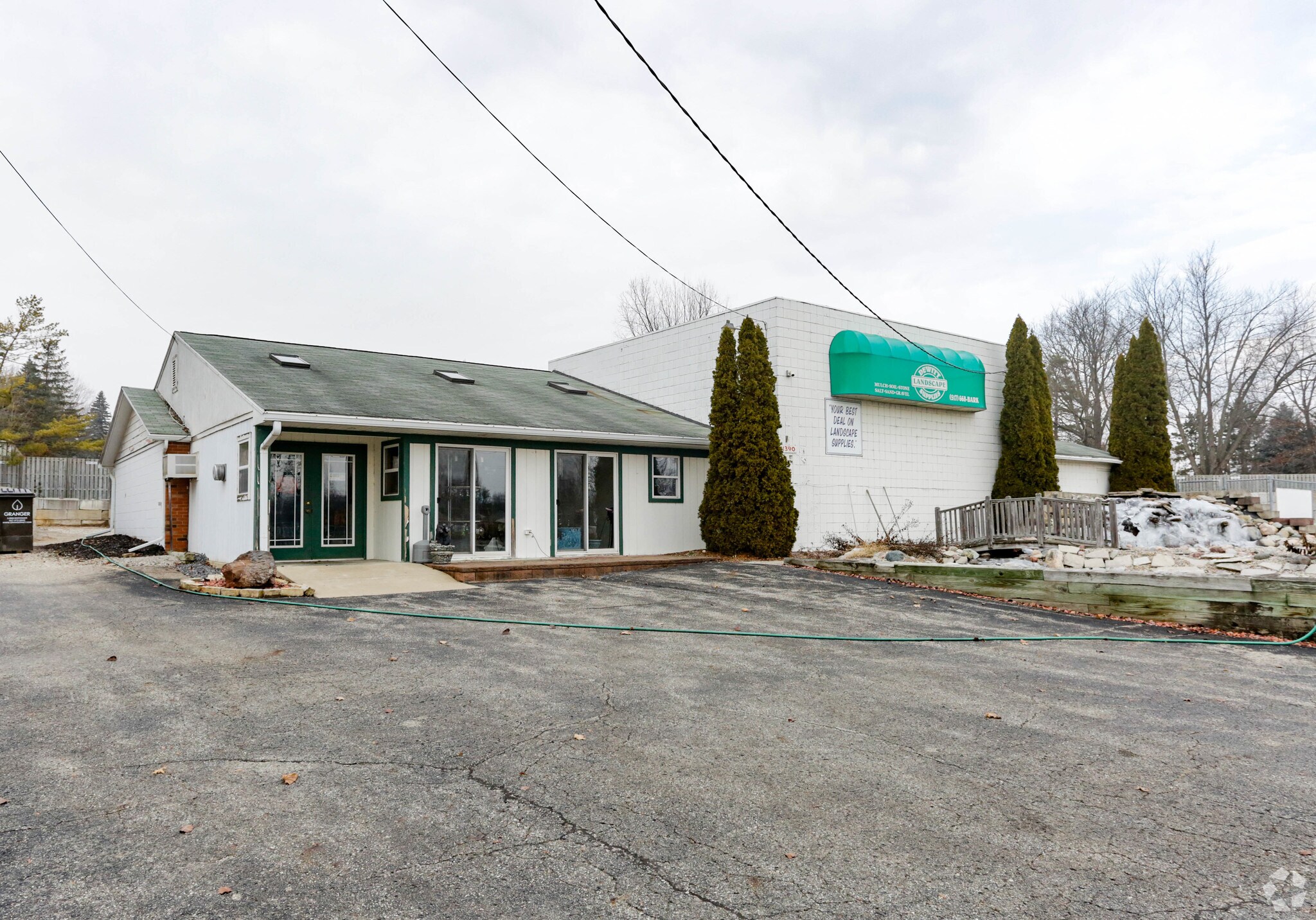 11390 S Old Us27, Dewitt, MI 48820