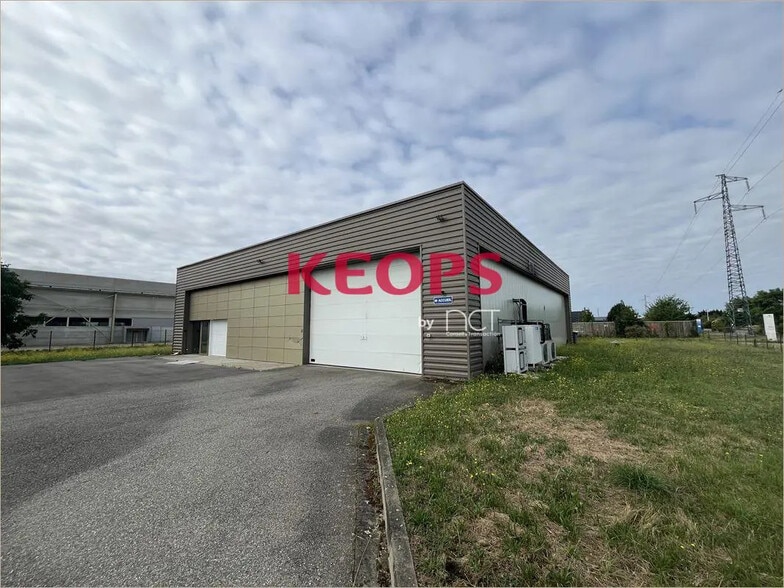 Flex in Carbonne for sale - Building Photo - Image 1 of 6