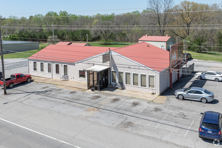 1331 Highway 100, Centerville, TN for sale - Building Photo - Image 1 of 19
