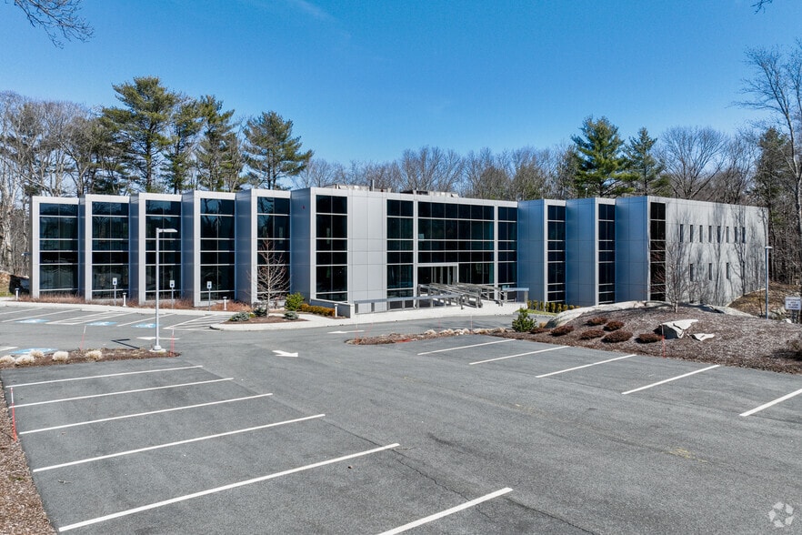 4 Pond Park Rd, Hingham, MA for lease - Primary Photo - Image 2 of 13
