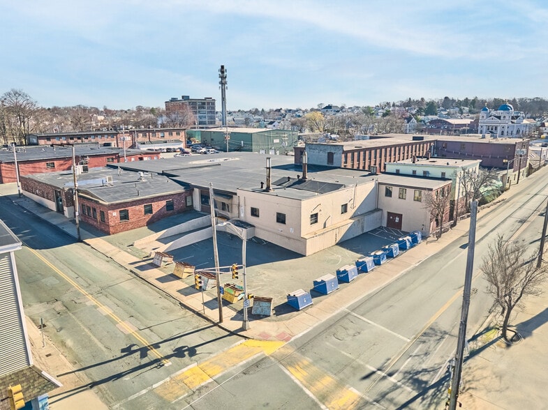 39 Wallis St, Peabody, MA for sale - Building Photo - Image 1 of 9