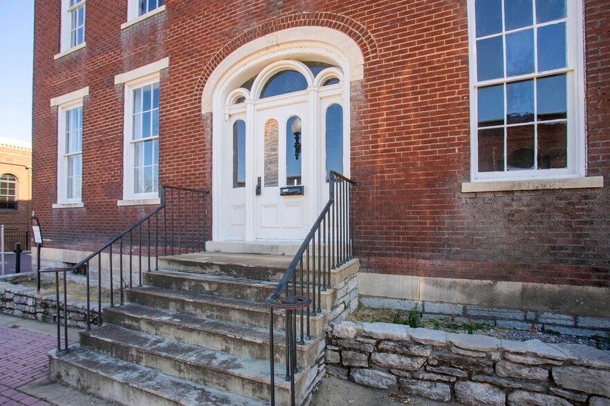 706 N Main St, Columbia, TN for sale - Building Photo - Image 2 of 47