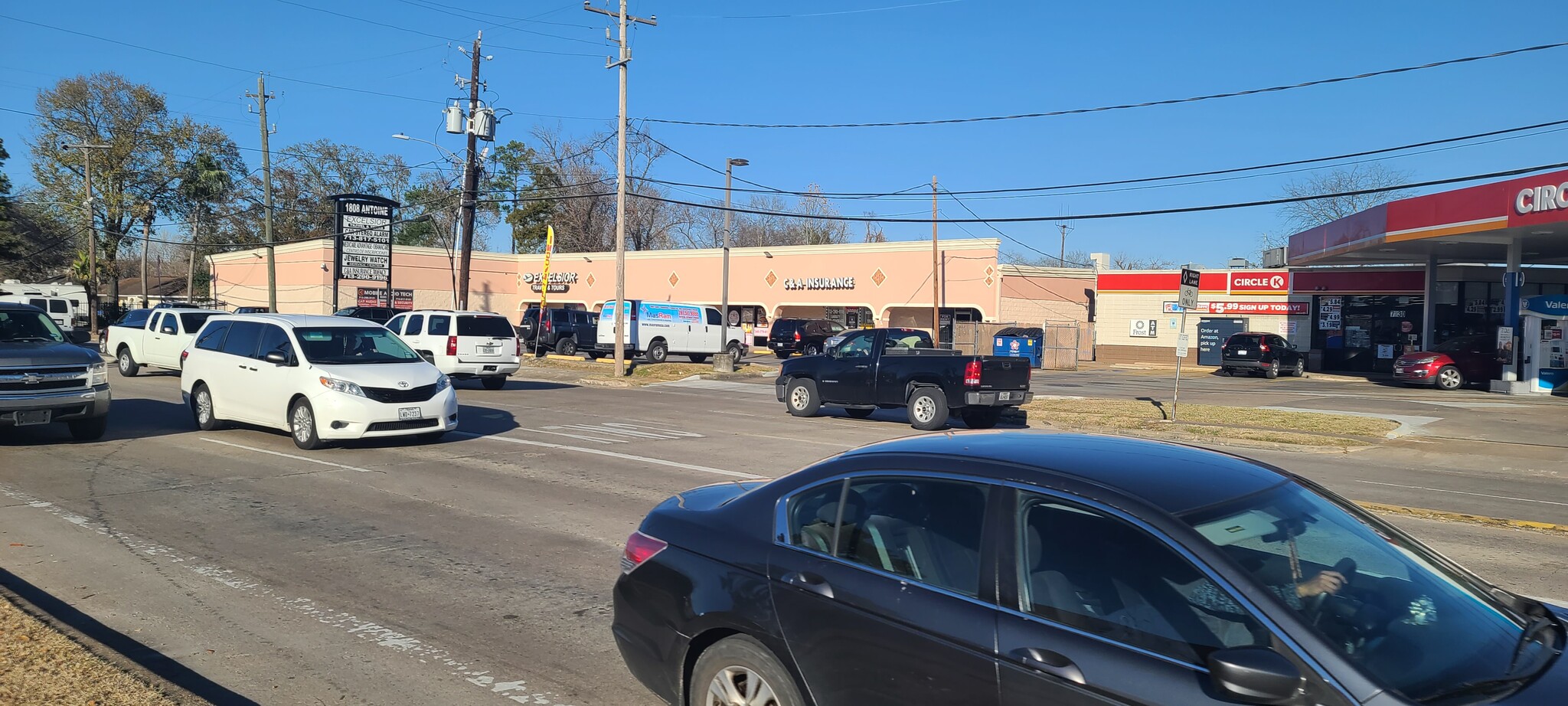 1808 Antoine Dr