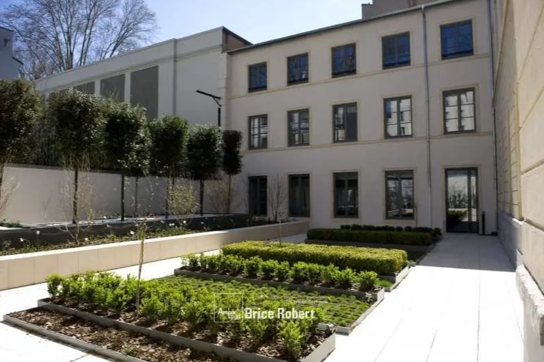 Office in Lyon for lease Interior Photo- Image 1 of 14