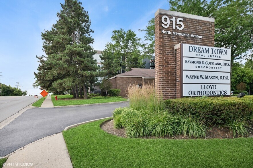 915 N Milwaukee Ave, Libertyville, IL for sale - Building Photo - Image 1 of 23