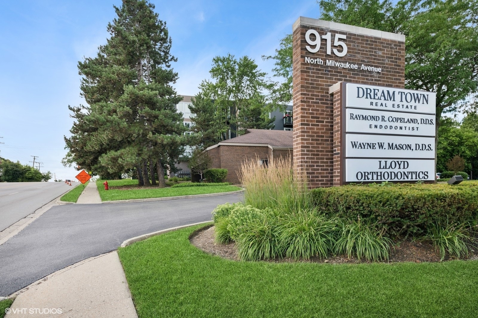 915 N Milwaukee Ave, Libertyville, IL for lease Building Photo- Image 1 of 24
