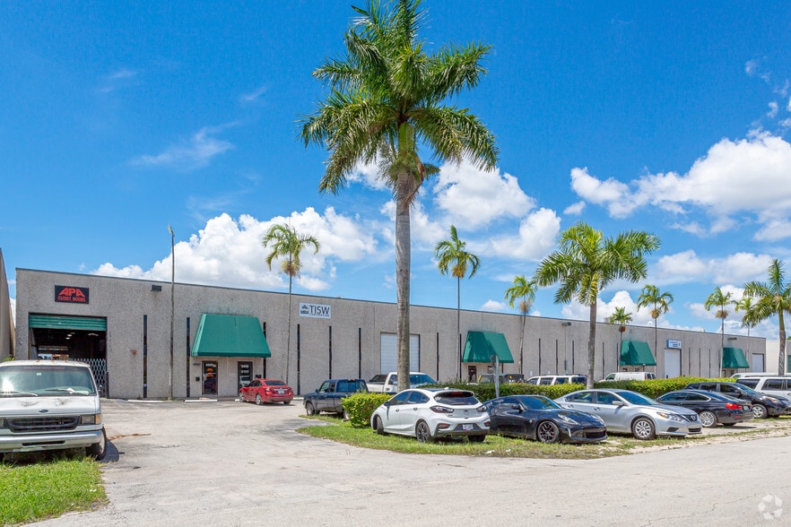 6950-6980 NW 46th St, Miami, FL for lease - Building Photo - Image 2 of 2