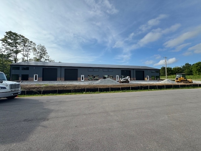 1060 D W Griffith Ln, La Grange, KY for lease Building Photo- Image 1 of 8