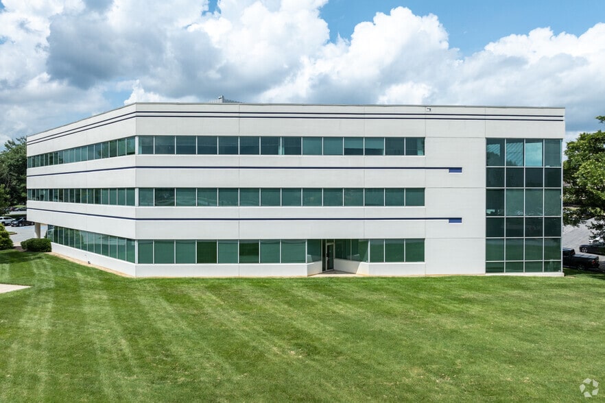 6851 Oak Hall Ln, Columbia, MD for sale - Building Photo - Image 2 of 5