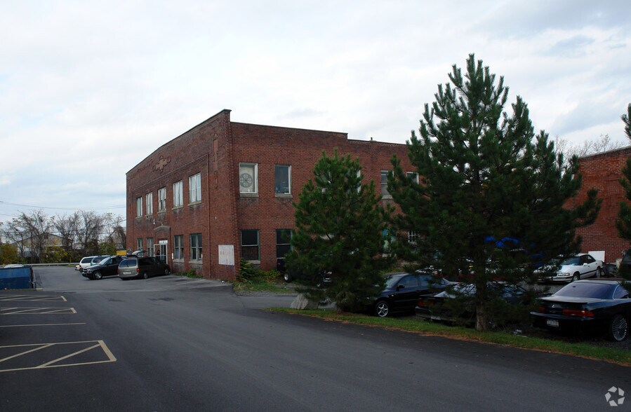 384 N Midler Ave, Syracuse, NY for sale - Primary Photo - Image 1 of 1