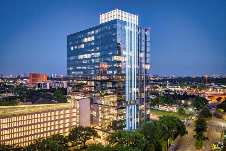 3737 Buffalo Speedway Ave, Houston, TX for lease - Primary Photo - Image 1 of 30