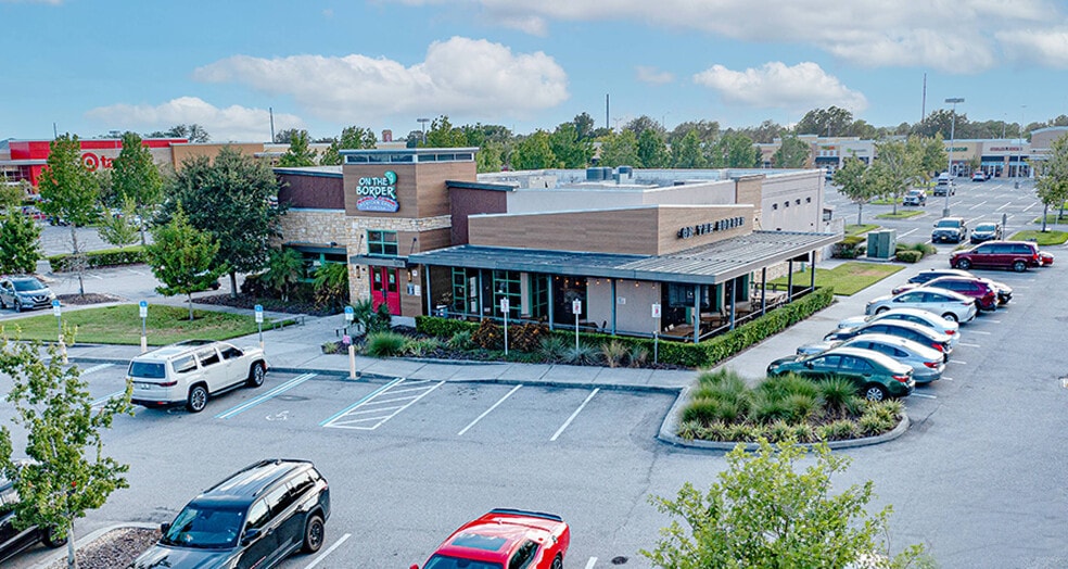 3250 Rolling Oaks Blvd, Kissimmee, FL for lease - Building Photo - Image 1 of 3