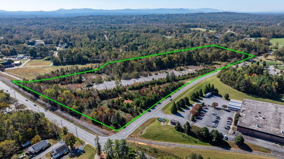 290 Pleasant Hill Rd, Hudson, NC for sale - Primary Photo - Image 1 of 1