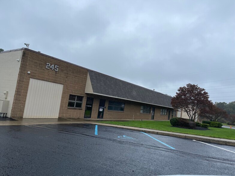 245 Old Egg Harbor Rd, Berlin Township, NJ for lease - Building Photo - Image 2 of 26