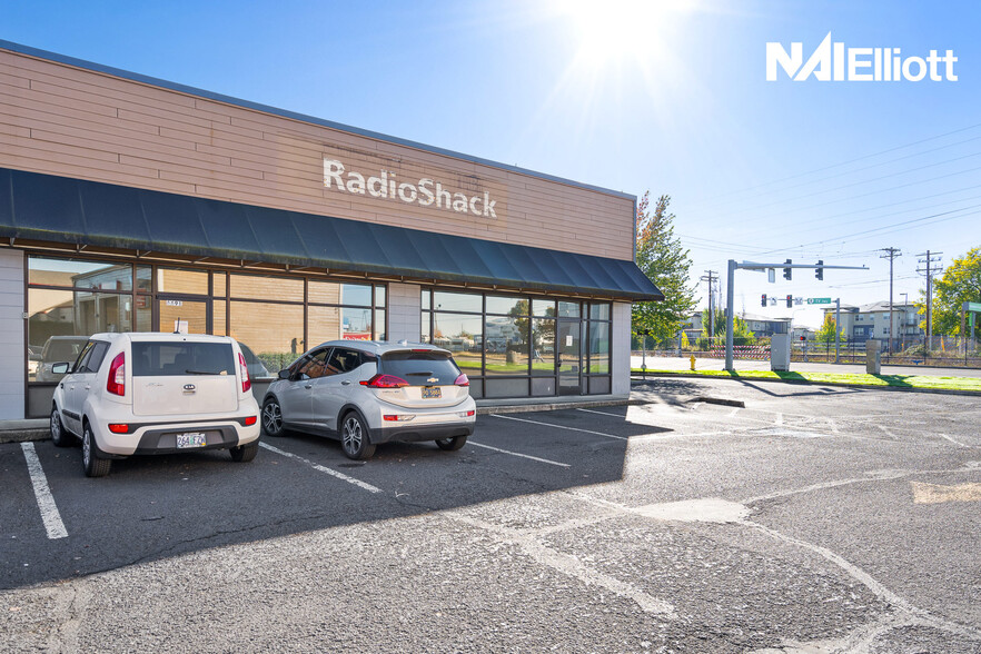 6691-6695 SE Tualatin Valley Hwy, Hillsboro, OR for lease - Building Photo - Image 2 of 8