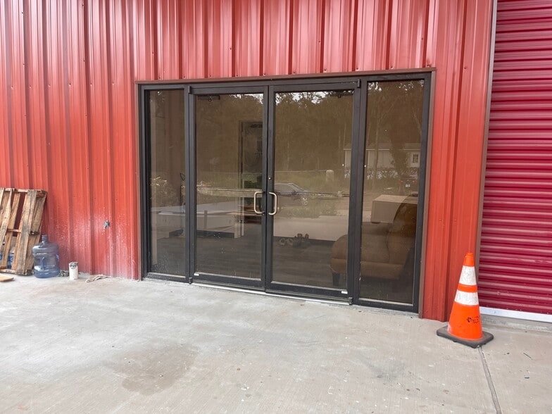 28908 Richard Kaye Ln, Pinehurst, TX for lease - Lobby - Image 2 of 30