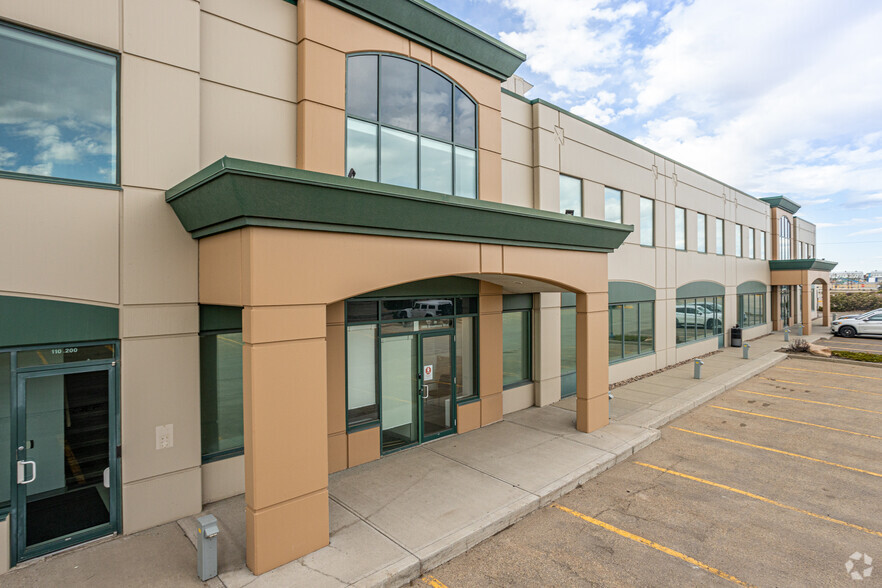 2899 Broadmoor Blvd, Sherwood Park, AB for lease - Building Photo - Image 3 of 6