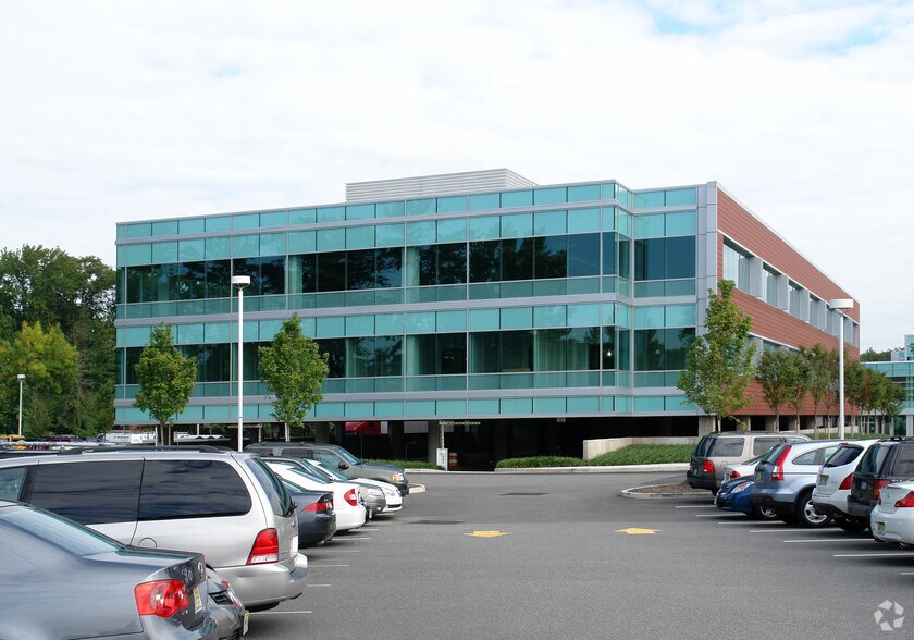 940 Sylvan Ave, Englewood Cliffs, NJ for lease - Primary Photo - Image 1 of 6