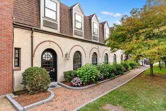 1842-1844 Massachusetts Ave, Lexington, MA for lease Interior Photo- Image 2 of 10