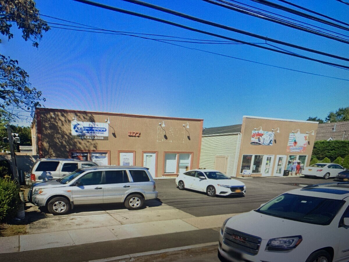 1177 Suffolk Ave, Brentwood, NY 11717