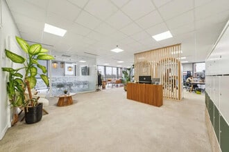 Office in Suresnes for lease Interior Photo- Image 2 of 10