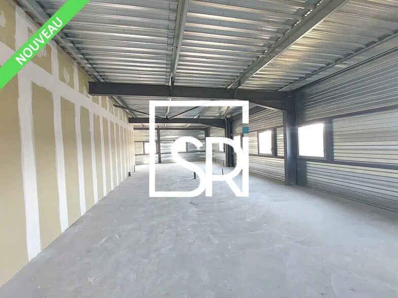 Office in Pont-du-Château for sale - Interior Photo - Image 2 of 12