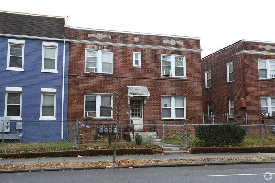 1633 W Virginia Ave NE, Washington, DC for sale - Primary Photo - Image 1 of 5
