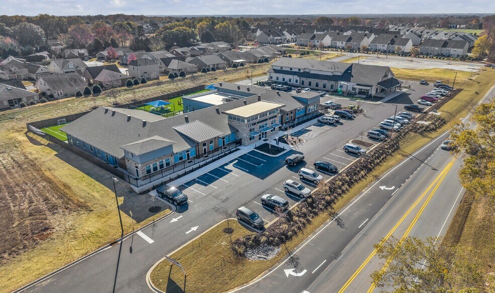 557 Harrison Bridge Rd, Simpsonville, SC for sale - Building Photo - Image 3 of 7