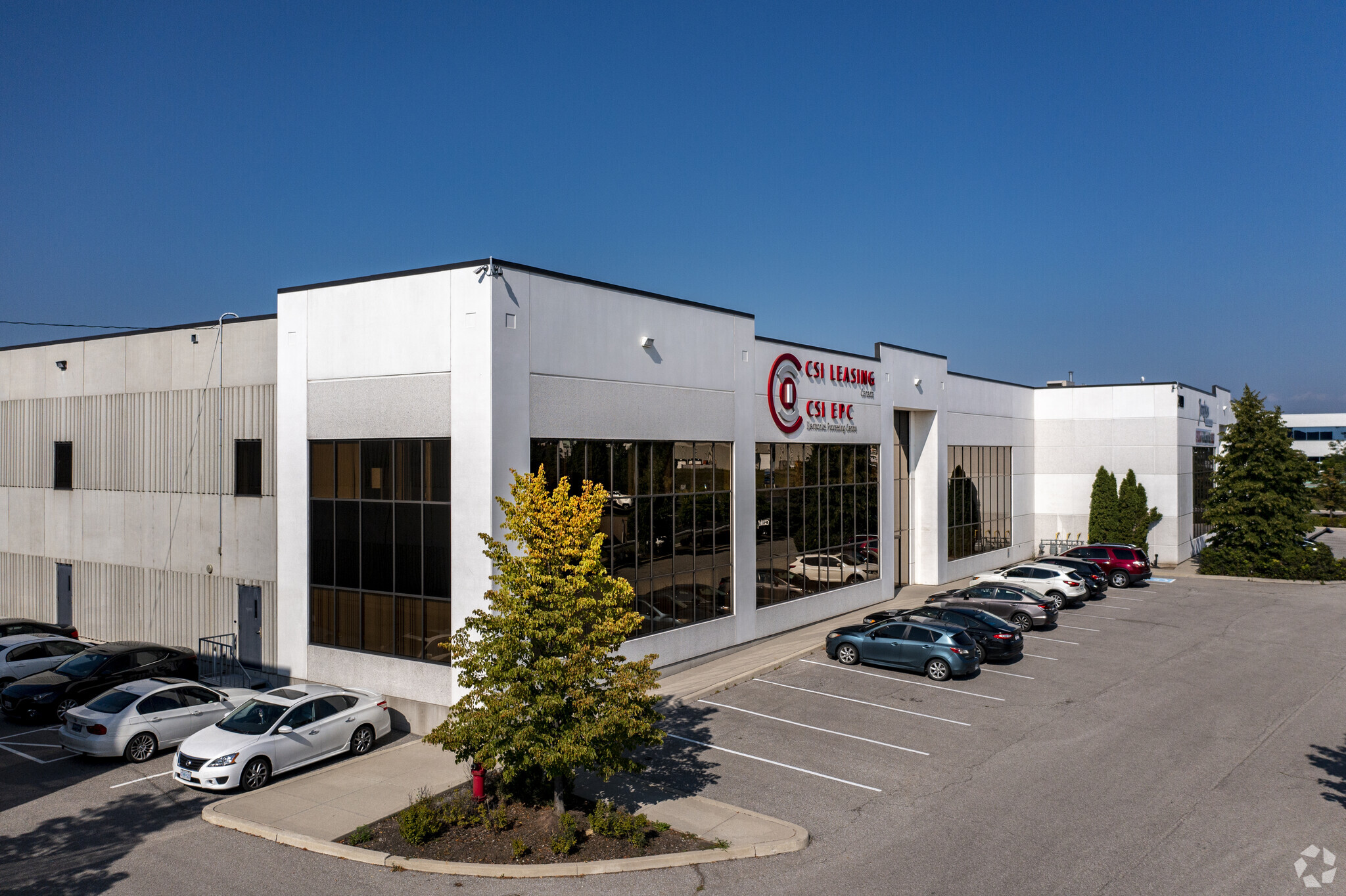 2400 Winston Park Dr, Oakville, ON for lease Primary Photo- Image 1 of 5