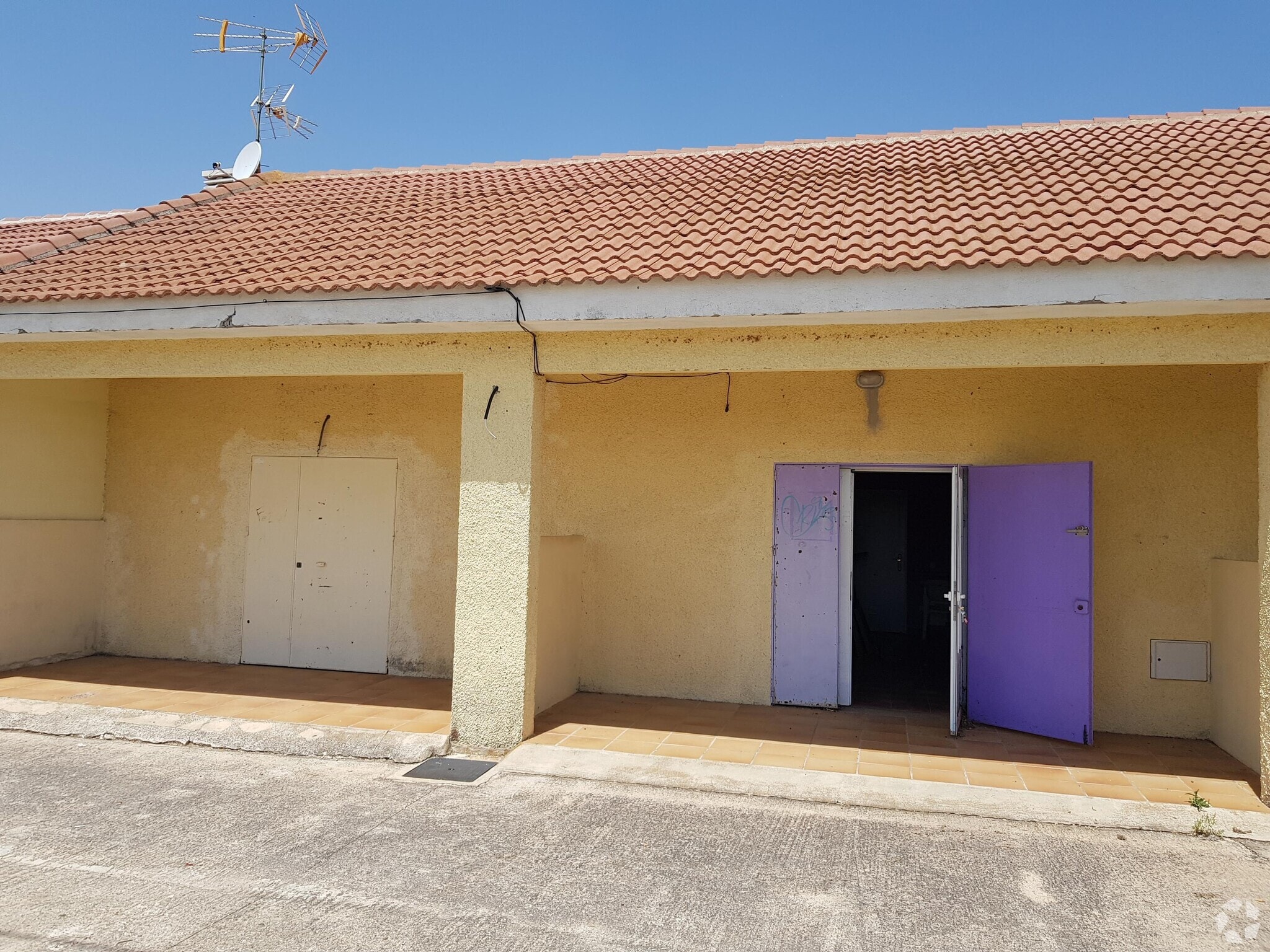 Retail in Trijueque, Guadalajara for sale Interior Photo- Image 1 of 2