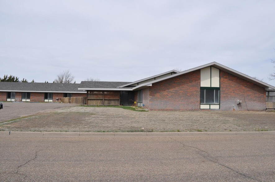 108 Aspen Rd, Goodland, KS for sale - Primary Photo - Image 1 of 1