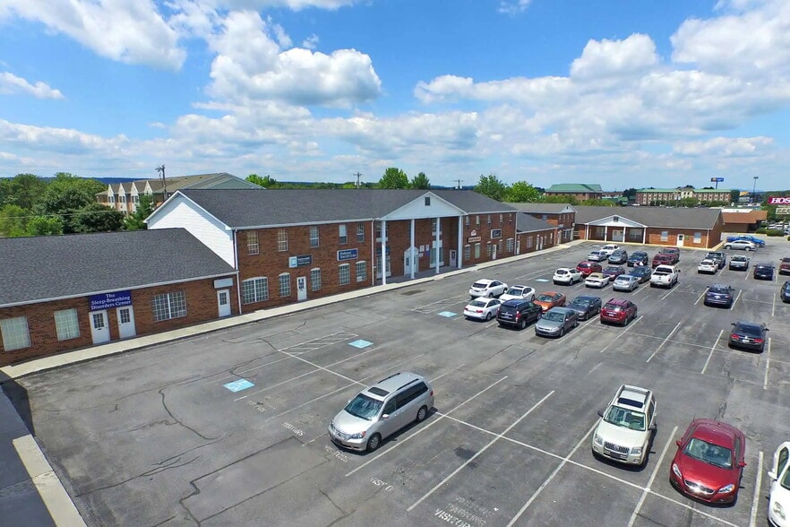 115 Aikens Center, Martinsburg, WV for lease - Building Photo - Image 3 of 3