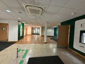 Crossgates, Leeds for lease Interior Photo- Image 1 of 3