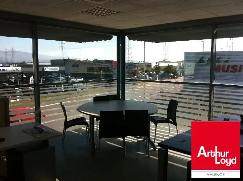 Office in Valence for lease - Building Photo - Image 2 of 4