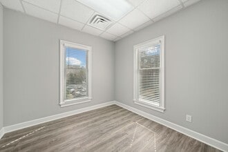 750 Bld 14 NE Hammond Dr, Atlanta, GA for lease Interior Photo- Image 2 of 22