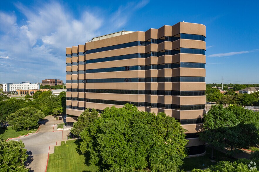 2221 E Lamar Blvd, Arlington, TX for sale - Primary Photo - Image 1 of 1