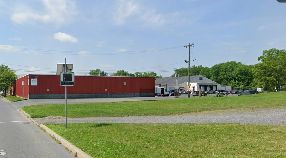 550 S Green St, Nazareth, PA for lease - Building Photo - Image 2 of 5