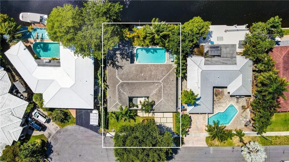 5821 NE 14th Way, Fort Lauderdale, FL for sale - Primary Photo - Image 1 of 19