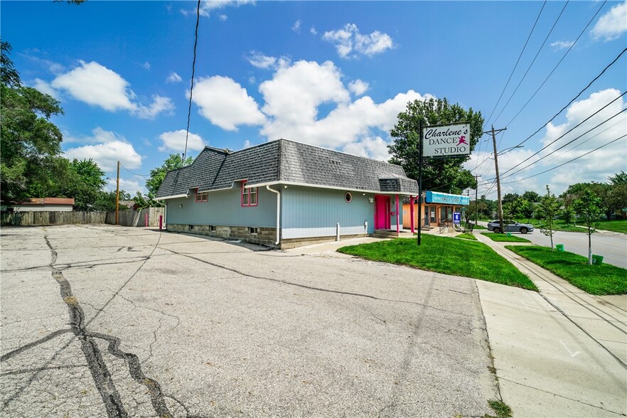 2650 Easton Blvd, Des Moines, IA for sale - Building Photo - Image 3 of 11