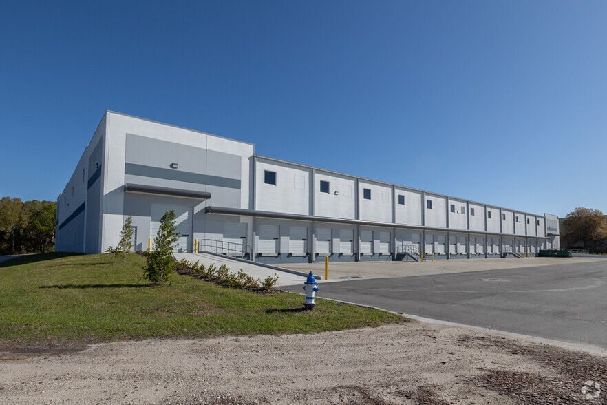 W. 12th & Edgewood Logistics Center portfolio of 2 properties for sale on LoopNet.com - Primary Photo - Image 2 of 2