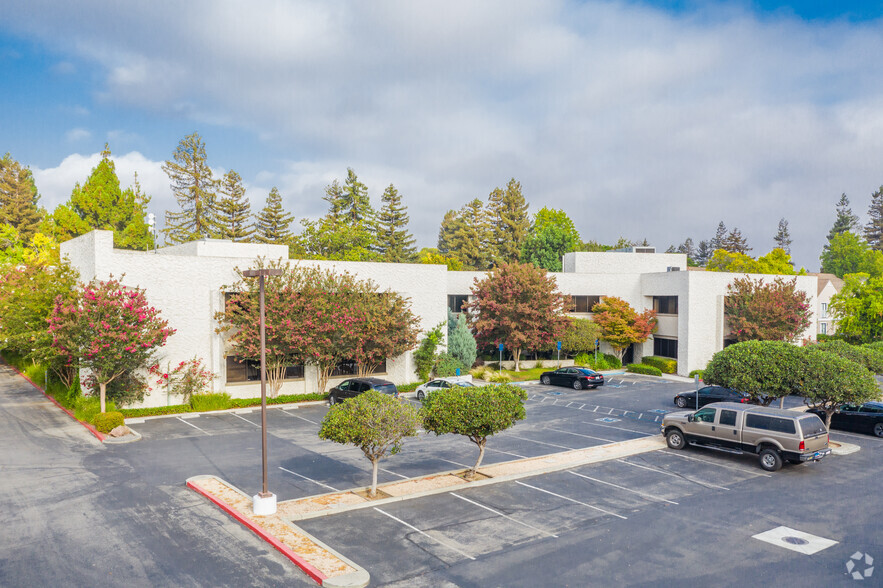 710 Lakeway Dr, Sunnyvale, CA for lease - Building Photo - Image 2 of 14