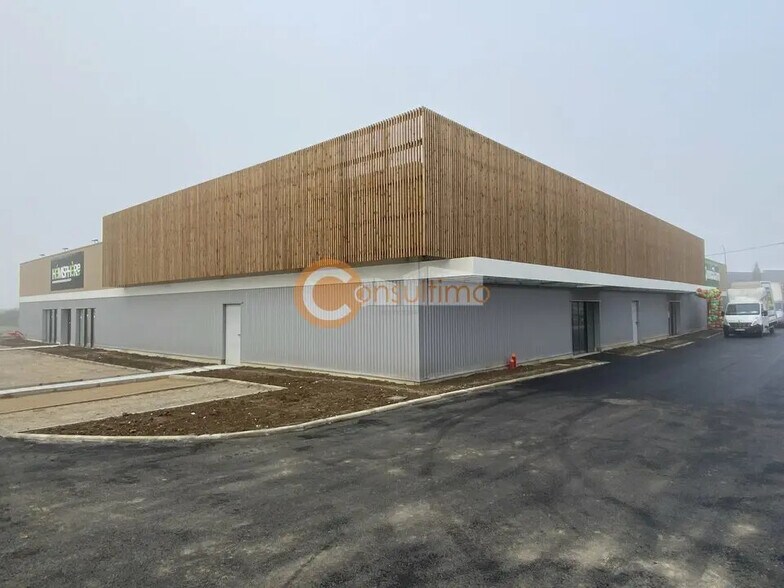 Retail in Marmande for sale - Building Photo - Image 2 of 13