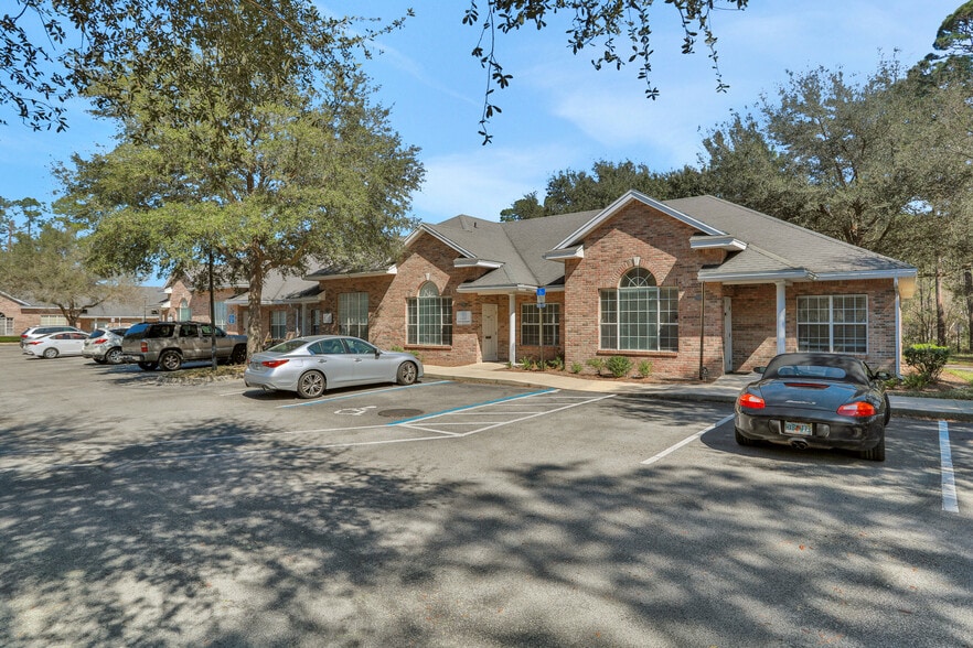 4745 Sutton Park Ct, Jacksonville, FL for sale - Building Photo - Image 2 of 19