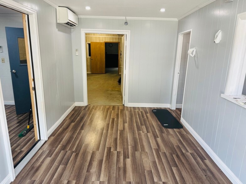 163 Asten Rd, Clinton, SC for sale - Interior Photo - Image 3 of 15