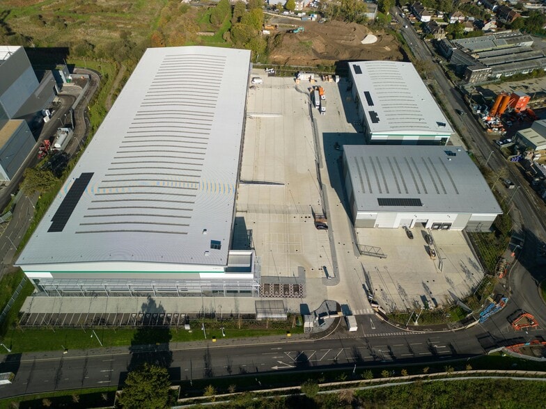 Beddington Ln, Croydon for lease - Building Photo - Image 2 of 16