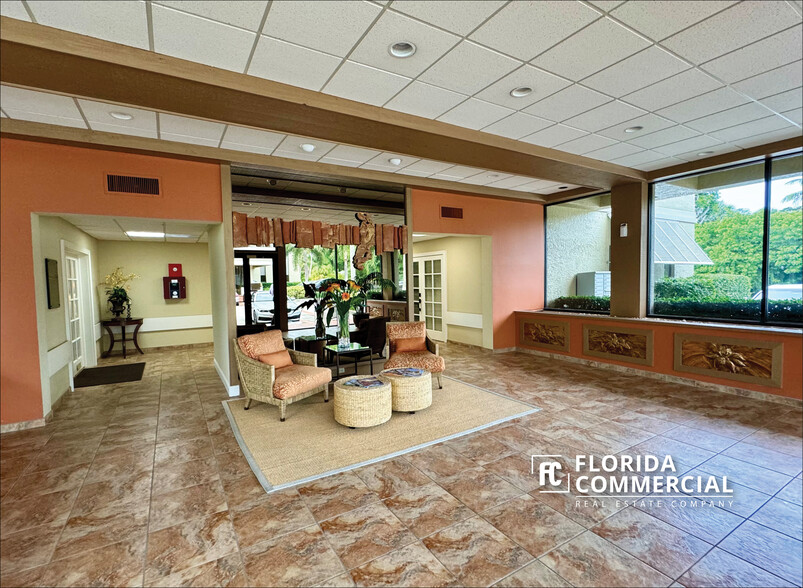 3727 SE Ocean Blvd, Stuart, FL for lease - Interior Photo - Image 2 of 13