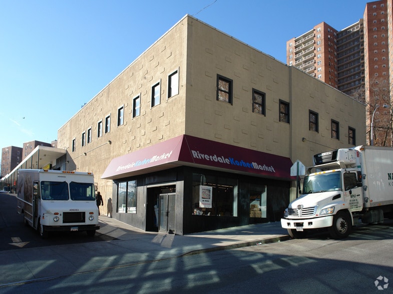 5683 Riverdale Ave, Bronx, NY for lease - Primary Photo - Image 1 of 2