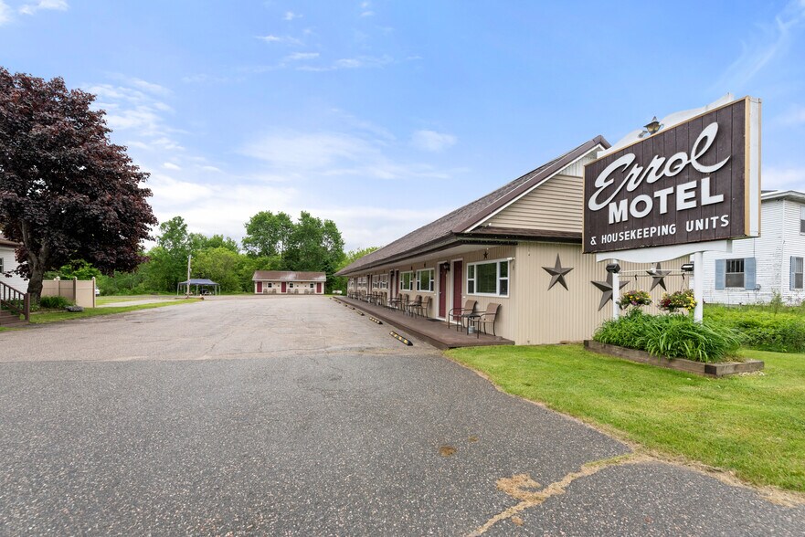 124 132 Main Street, Errol, NH for sale - Primary Photo - Image 1 of 1