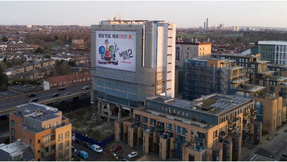 Great West Rd, Brentford for sale - Building Photo - Image 2 of 3