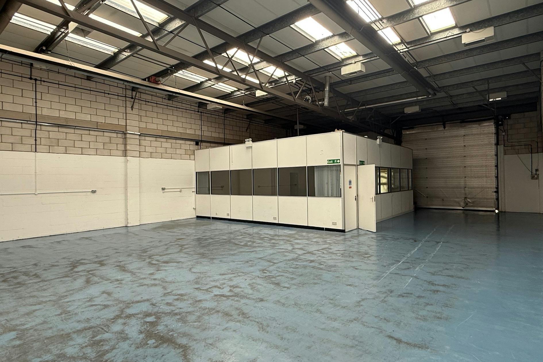 1-17 Kembrey Park, Swindon for lease Interior Photo- Image 1 of 5